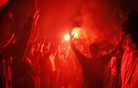 300 de suporteri, amendati in urma incidentelor la meciul Rapid-Steaua