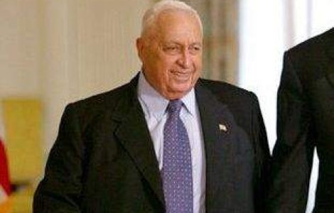 Ariel Sharon, desi in coma de 4 ani, a fost transferat acasa