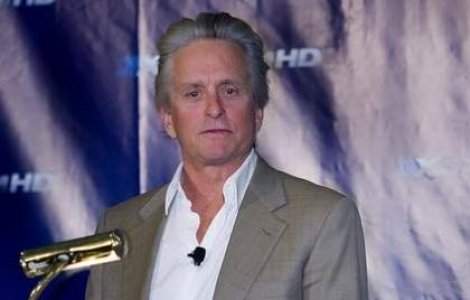 Michael Douglas se reface si tine cura de ingrasare