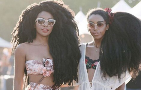 Aceste surori intorc capetele de fiecare data cand ies pe strada