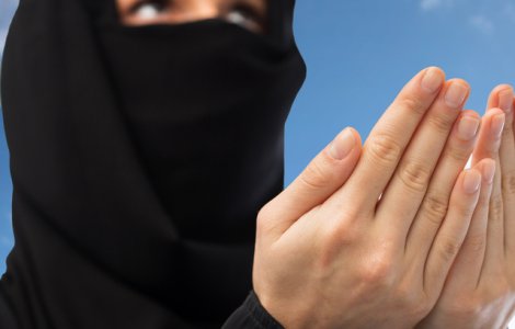 Curtea de Justitie a UE: valul islamic poate fi interzis la locul de munca