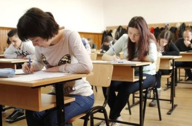 Cele mai cautate cuvinte in dexonline, pe durata simularilor de luni