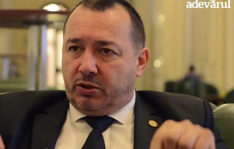Catalin Radulescu: Salariile parlamentarilor ar trebui majorate; trebuie sa ne cumparam costume, nu putem veni in blugi si mizerabili