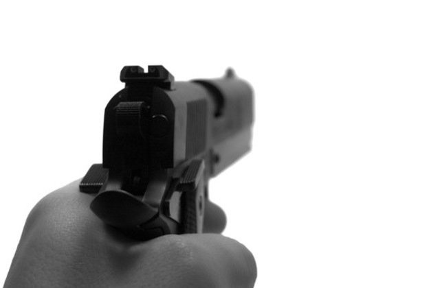 [Update] Al doilea om impuscat la Oradea. Victima, o femeie, a murit