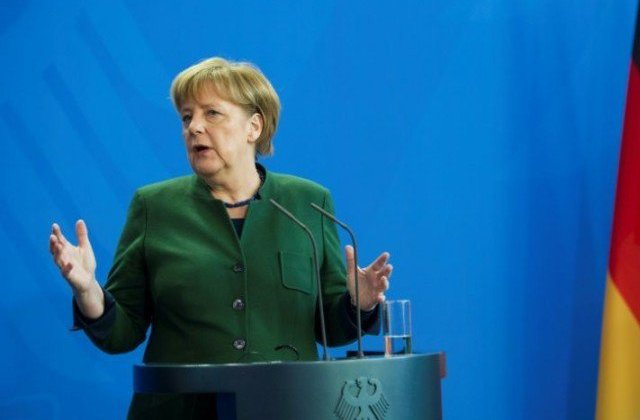 Merkel l-a felicitat pe premierul olandez Mark Rutte pentru victoria sa in alegeri