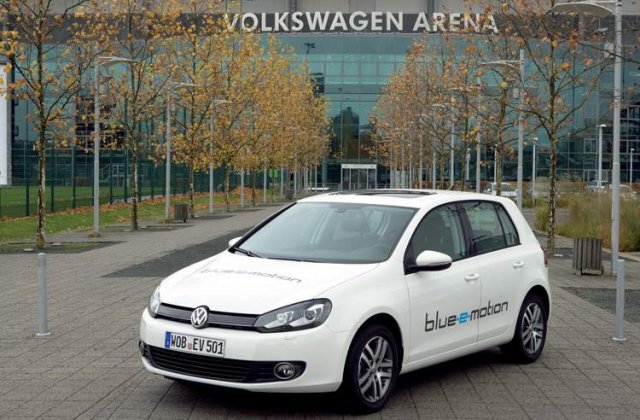 Volkswagen testeaza Golf-ul electric