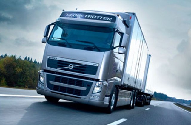 Ancheta BBC: Un sofer roman care transporta marfa pentru Ikea spune ca traieste in cabina luni de zile