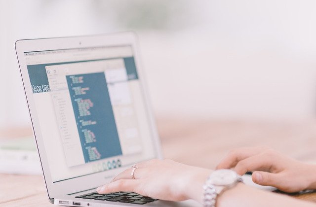 Wizmo.ro: Profilul clientului imobiliar in online- femeile, mai interesate decat barbatii de tranzactii