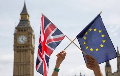 Marea Britanie poate incepe iesirea din UE: Regina a promulgat legea