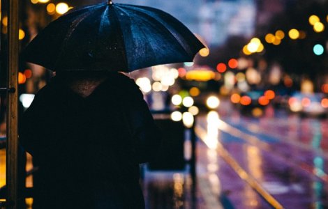 Informare meteo: Ploi si vant in aproape toata tara, ninsori la munte, pana duminica noaptea