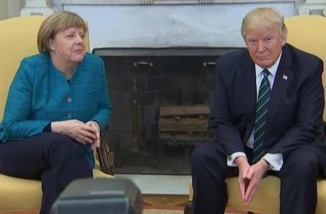 Donald Trump a refuzat sa dea mana cu Angela Merkel VIDEO