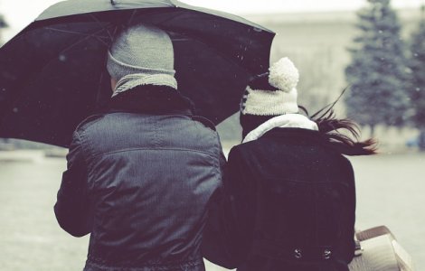 Cod PORTOCALIU si cod GALBEN de vant in mai multe judete. Ninsori viscolite la munte