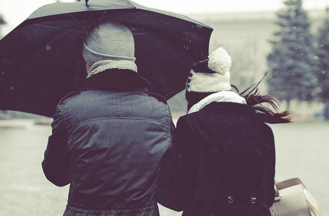 Cod PORTOCALIU si cod GALBEN de vant in mai multe judete. Ninsori viscolite la munte