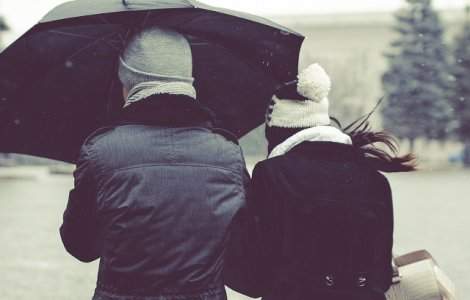 Cod PORTOCALIU si cod GALBEN de vant in mai multe judete. Ninsori viscolite la munte