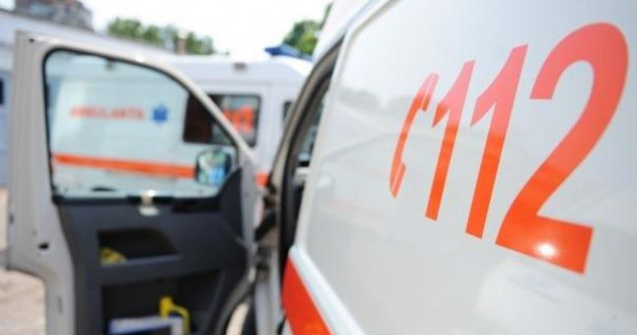 Arad: Un copil de opt ani a murit dupa ce a cazut de pe un deal in timp ce se juca