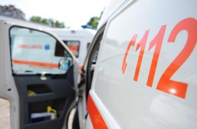 Arad: Un copil de opt ani a murit dupa ce a cazut de pe un deal in timp ce se juca