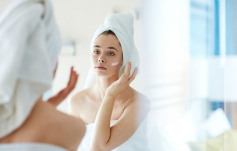  Top  7 produse cosmetice inutile pe care nu merita sa dai banii