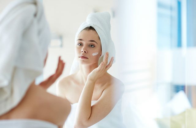 7 produse cosmetice inutile pe care nu merita sa dai banii