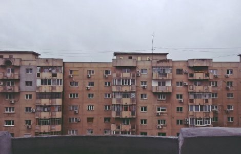 Un barbat din Cluj s-a aruncat de la etajul sase al unui bloc