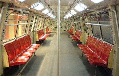 Metrou deraiat intre Unirii si Timpuri Noi