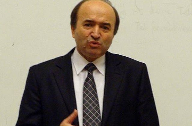 Ministrul Justitiei, Tudorel Toader: Nu OUG 13 a fost problema, ci faptul ca a fost adoptata noaptea