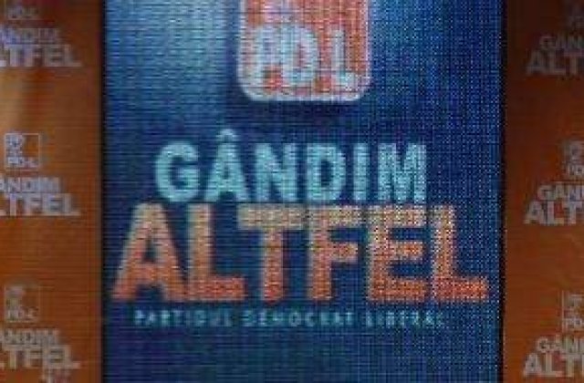 Sloganul PD-L musca din Apple