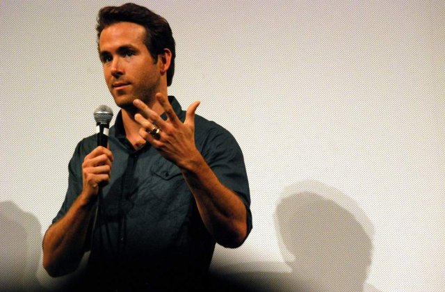 Ryan Reynolds, cel mai sexy barbat in viata