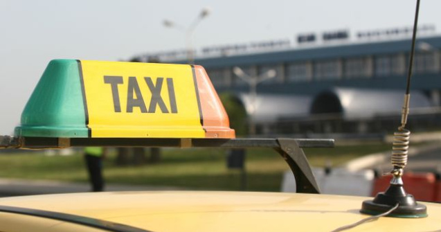 Politistii au verificat taximetristii din zona a cinci aeroporturi