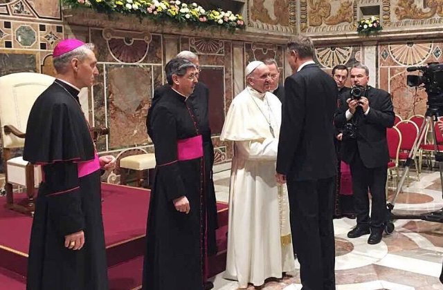 Klaus Iohannis: L-am reinvitat pe Papa Francisc in Romania