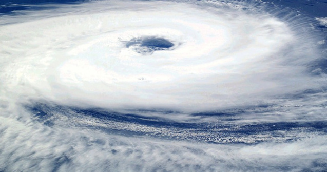 Peste 3.500 de oameni au fost evacuati in Australia, inainte de cel mai puternic ciclon din ultimii 6 ani