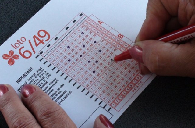 Angajatii Loteriei Romane picheteaza Ministerul Finantelor, cerand salarii mai mari