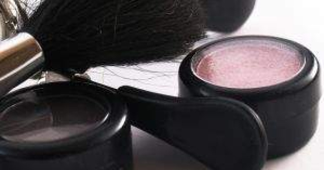 Serviciile de infrumusetare vin la birou: Criza sau rasfat?