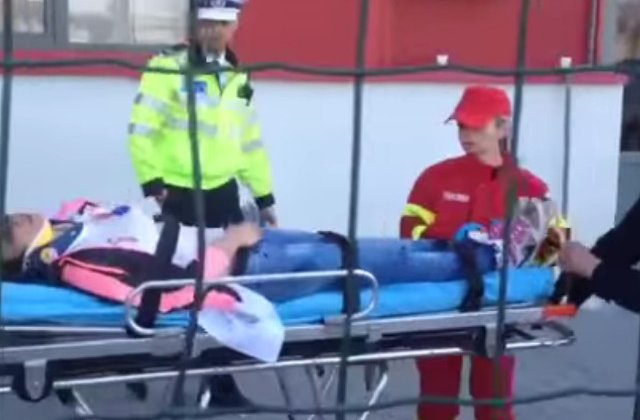 Arges: Un mort si cinci raniti dupa ce un barbat a intrat cu masina intr-un grup de oameni