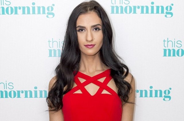 O romanca in varsta de 18 ani sustine ca si-a vandut virginitatea pentru 2 milioane de lire