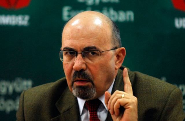 UDMR vrea ca parlamentarii, membrii Guvernului si alesii locali sa poata fi comercianti persoane fizice