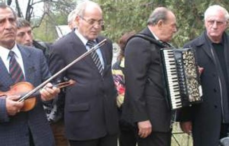 Ploiesteanu n-a putut canta la mormantul lui Iordache