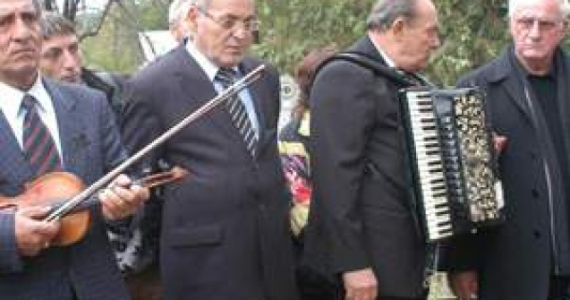 Ploiesteanu n-a putut canta la mormantul lui Iordache