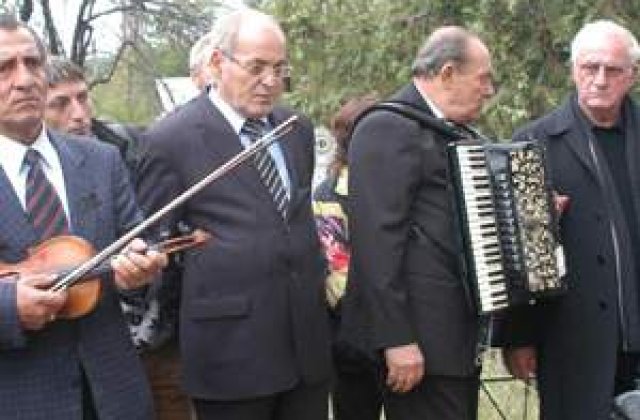 Ploiesteanu n-a putut canta la mormantul lui Iordache