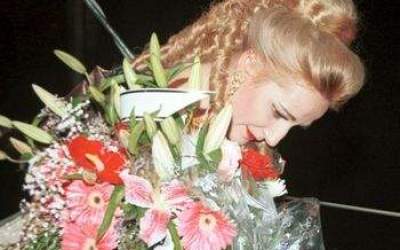 Sinucidere violenta: Roxana...