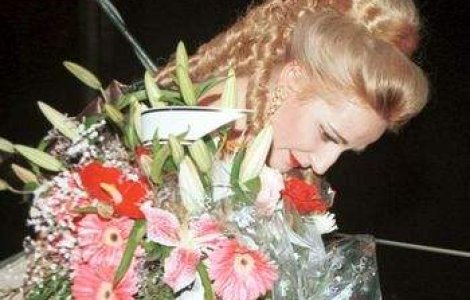 Sinucidere violenta: Roxana Briban si-a taiat venele