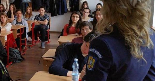 Sapte copii din judetul Galati s-au taiat pe maini: o fata a recunoscut ca a jucat "Balena albastra"