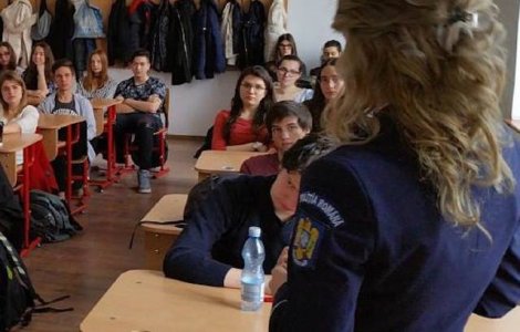 Sapte copii din judetul Galati s-au taiat pe maini: o fata a recunoscut ca a jucat "Balena albastra"