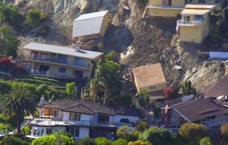  Foto  Cel putin 254 de persoane au murit in urma unei alunecari de teren in Columbia