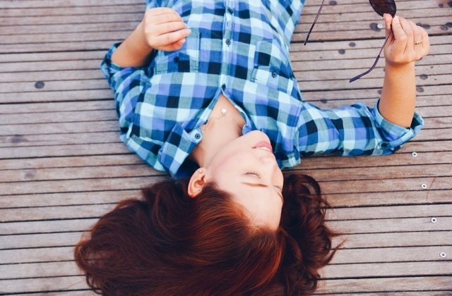 Top 7 moduri simple, dar eficiente pentru a te relaxa in mai putin de 15 minute