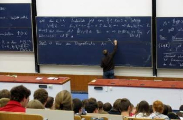 Legea educatiei, dezbatuta lunea viitoare in Senat