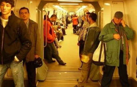 Alarma cu bomba la una din intrarile in statia de metrou Obor