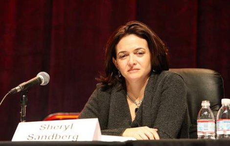 Cine este femeia din spatele Facebook?