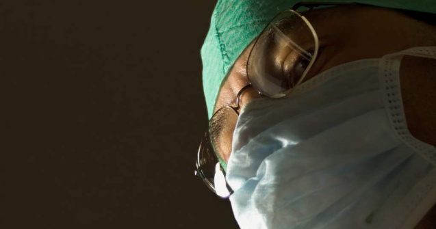 Medic acuzat ca a violat 39 de paciente de 56 de ori