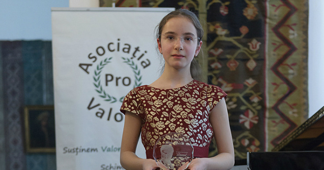 Eva Garet, castigator surpriza al Concursului "Drumul spre celebritate"