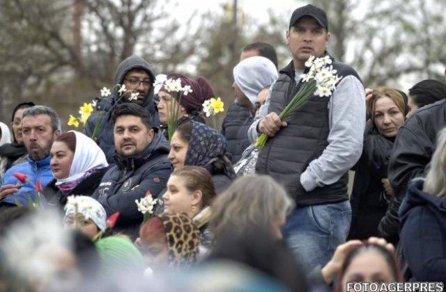 Circa 1.500 de florari au protestat in Piata Universitatii, nemultumiti ca nu mai primesc autorizatii de functionare